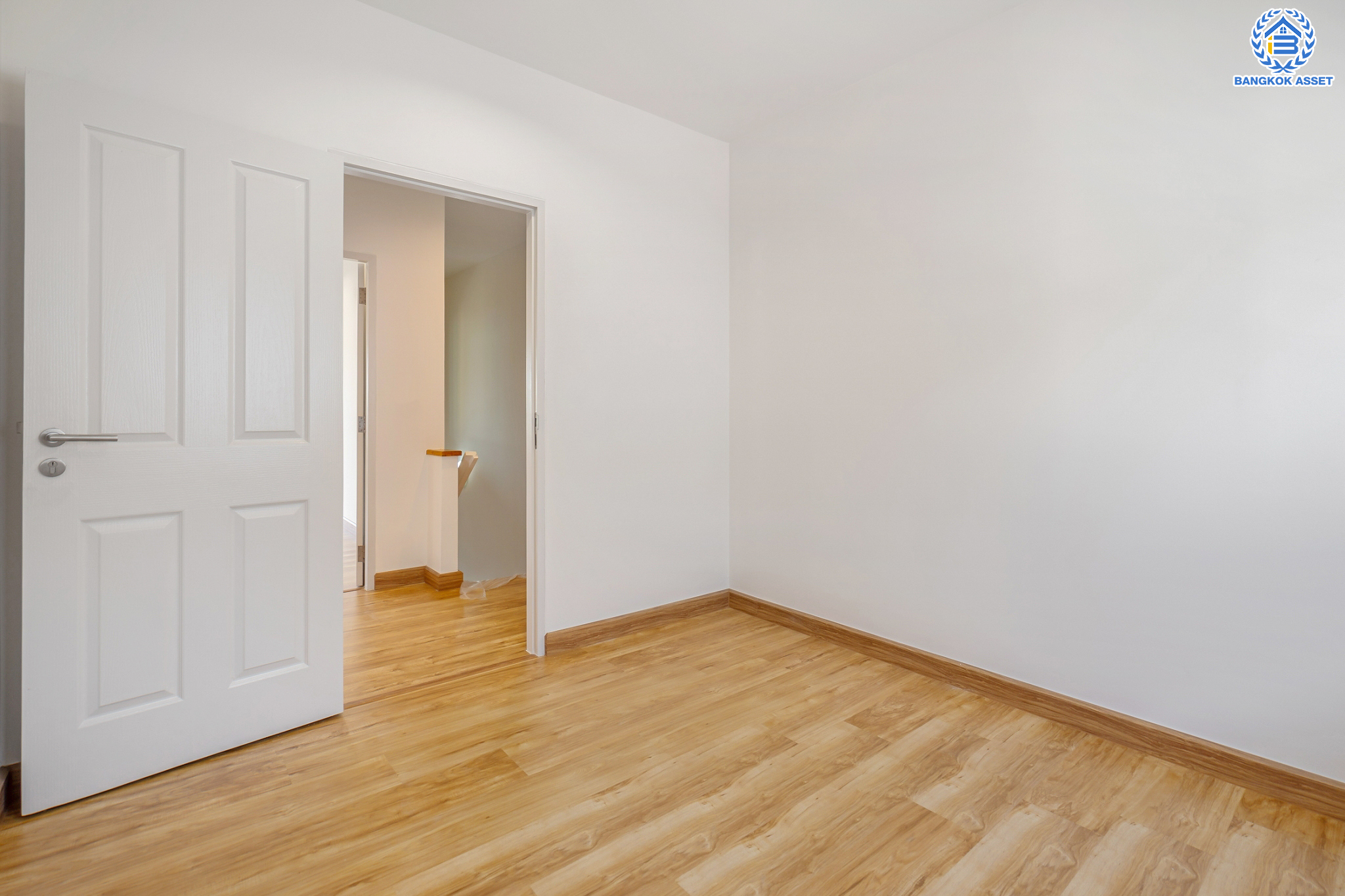 ทาวน์เฮ้าส์มือสองนนทบุรี ม.ไพร์มเพลส เดอะกรีนเนอรี่บางใหญ่ กาญจนาภิเษก ทาวน์โฮมหลังมุม เนื้อที่ 32 ตร.ว. ฟังก์ชัน 3 ห้องนอน 3 ห้องน้ำ จอดรถได้ 2 คัน ทำเลดีเดินทางสะดวก เชื่อมต่อถนนกาญจนาภิเษก ใกล้เซ็นทรัลเวสต์เกต และรถไฟฟ้าสายสีม่วง "สถานีคลองบางไผ่"